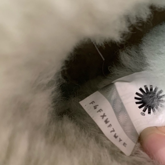 UGG Mini Bailey Button Poppy Boots in Aqua•Size 6 - Picture 11 of 12